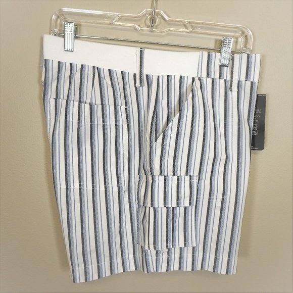 Lee women's regular fit Mid rise stripes white blue and gray short Size 16M - Picture 5 of 6